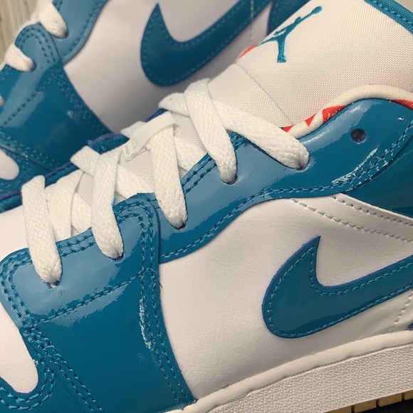 Air Jordan 1 Low Cyber Teal - Picture 2 of 6